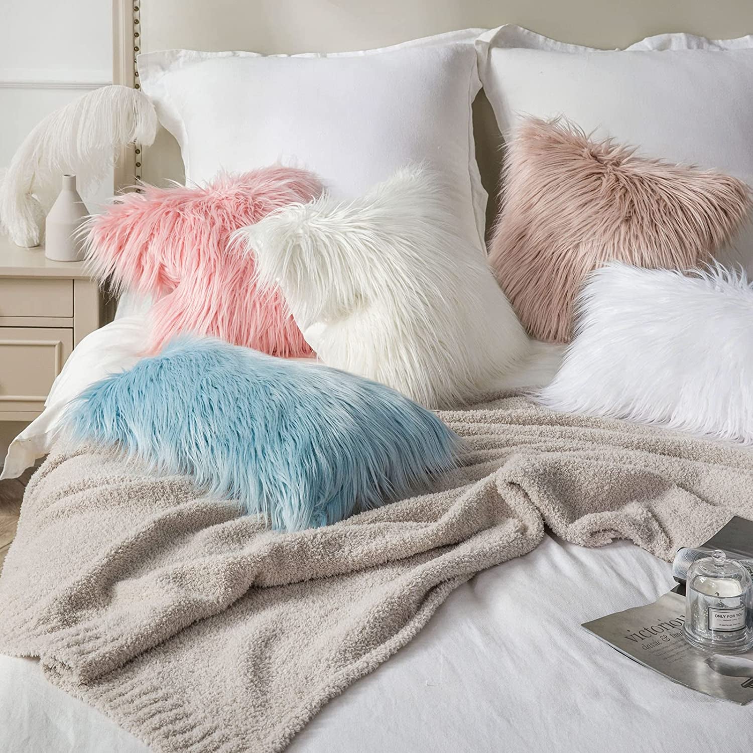 Faux Fur Decorative Pillow Cover – Fluffy 18x18", Luxury White for Bedroom & Couch
