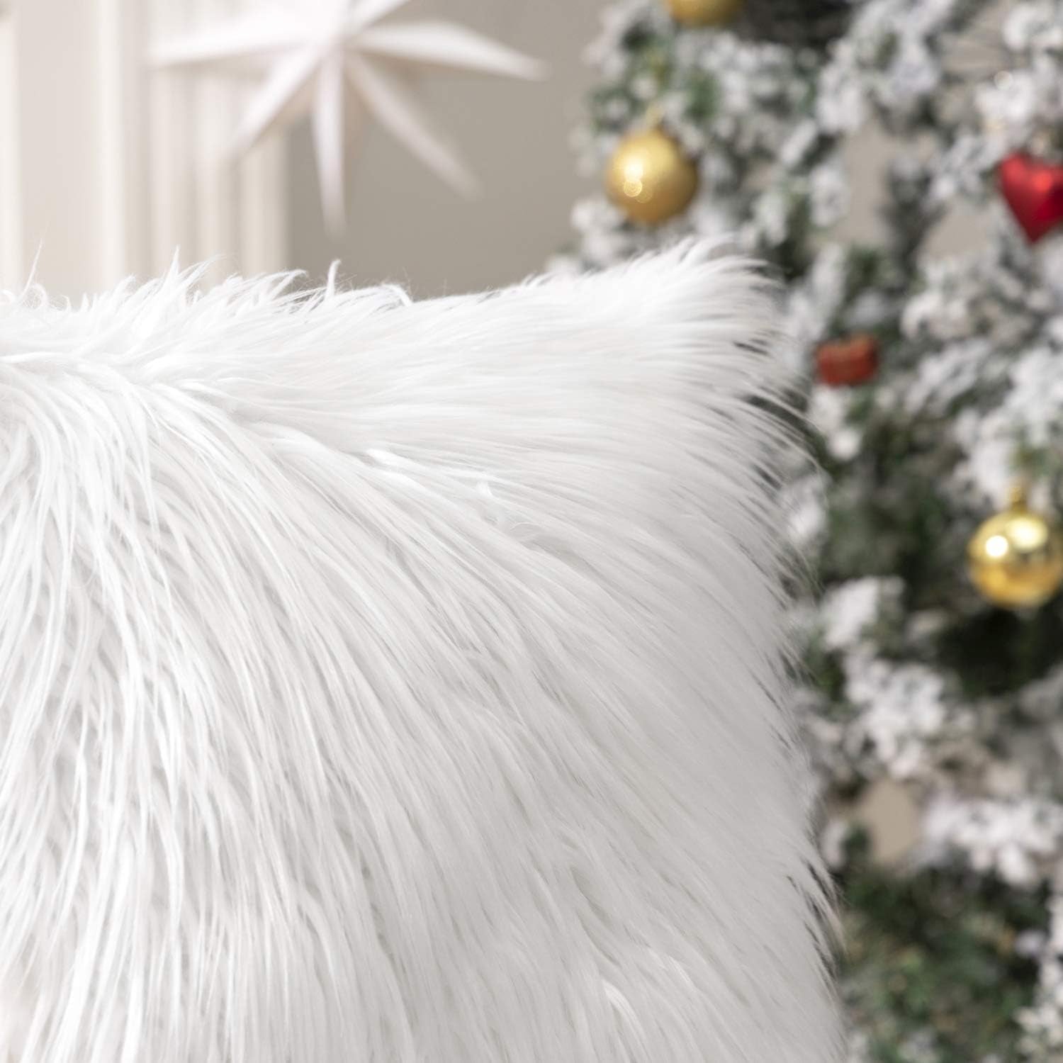 Faux Fur Decorative Pillow Cover – Fluffy 18x18", Luxury White for Bedroom & Couch